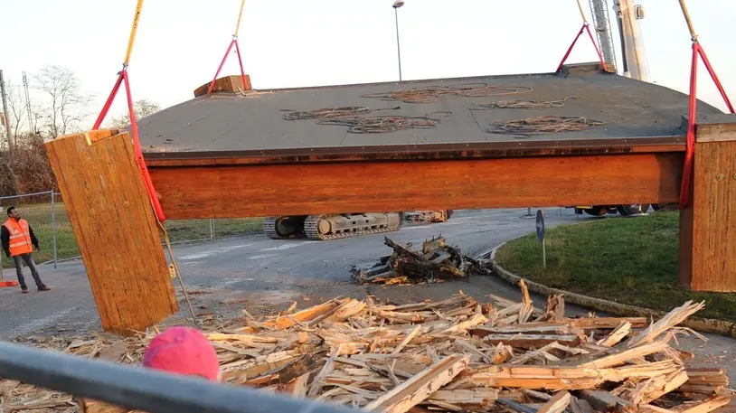 Manzano 20 dicembre 2016 demolizione sedia Copyright Petrussi Foto Press Turco Massimo