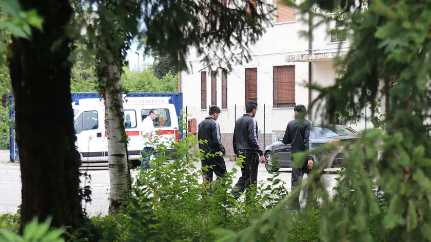 PRIMI PROFUGHI ALLA EX CASERMA MONTI