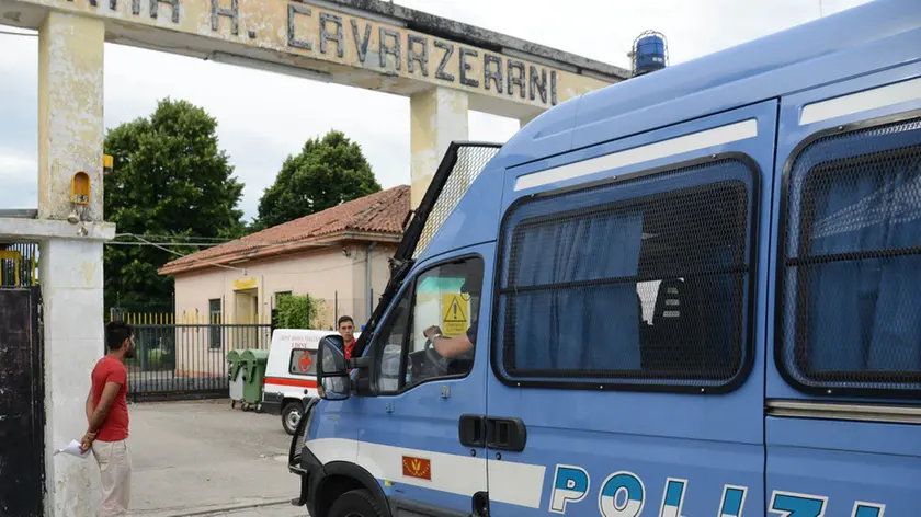 Udine 15 Luglio 2016 partenza profughi Foto Petrussi Foto Press Turco Massimo