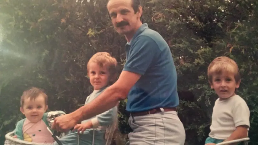 Pierluigi Comisso con la sua famiglia in una foto d'epoca