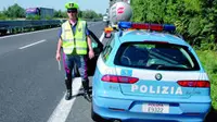 ANTEPRIMA Palmanova, 7 settembre 2004. Ore 14.00.TAMPONAMENTO FRA CAMION IN AUTOSTRADA.La scena dell'incidente dopo l'arrivo della Polizia..Telefoto Copyright Andrea di Varmo/Foto Agency Anteprima © (tutti i diritti riservati, citazione obbligatoria) www.anteprimafoto.it