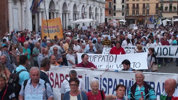 manifestazione a vicenza (foto Francesco Dalla Pozza)