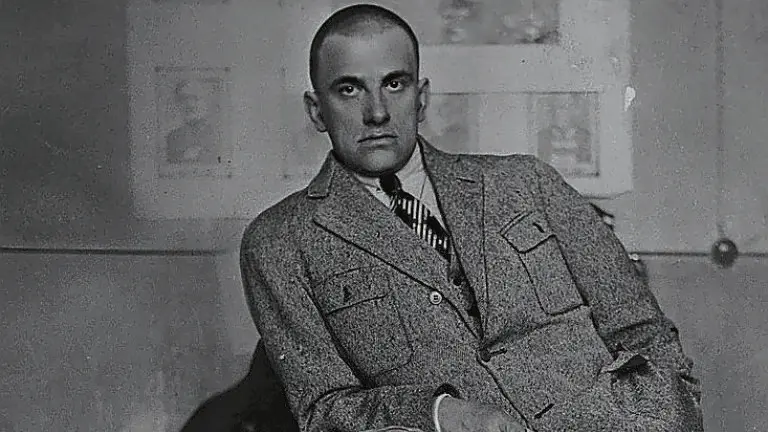 L’intellettuale russo Vladimir Majakovskij