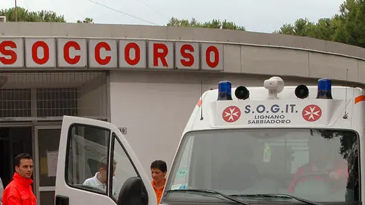 ANTEPRIMA Lìgnano Sabbiadoro , 12 Luglio 2004. Ore 10,30. PRONTO SOCCORSO Il luogo in Via San Giovanni Bosco dove si trova il Pronto Soccorso per la zona balneare Telefoto Copyright Diego Petrussi/Foto Agency Anteprima www.anteprimafoto.it