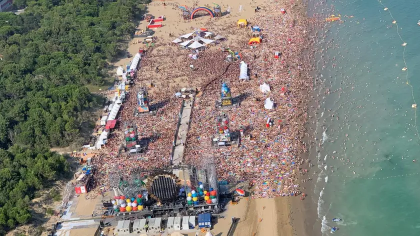 Tra gli eventi plastic free dell'estate anche il Jova Beach Party a Lignano