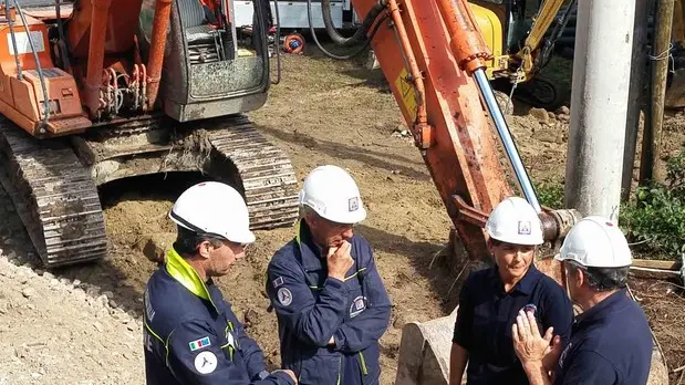 Debora Serracchiani (Presidente Regione FVG) nell'area di realizzazione del guado sulla strada regionale 260 per Amatrice (Rieti) - 31/08/2016