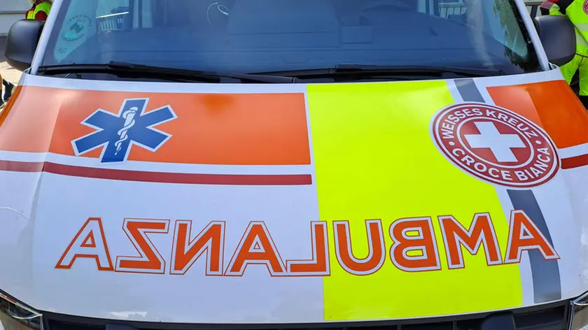 Ambulanza Croce bianca Alto Adige (generica). ANSA