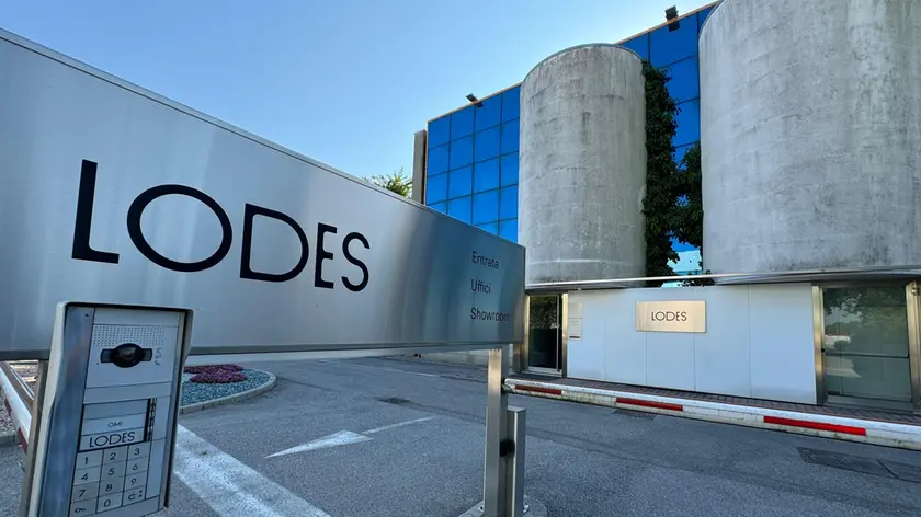 L'ingresso della Lodes dove lavora il papà della piccola Agnese