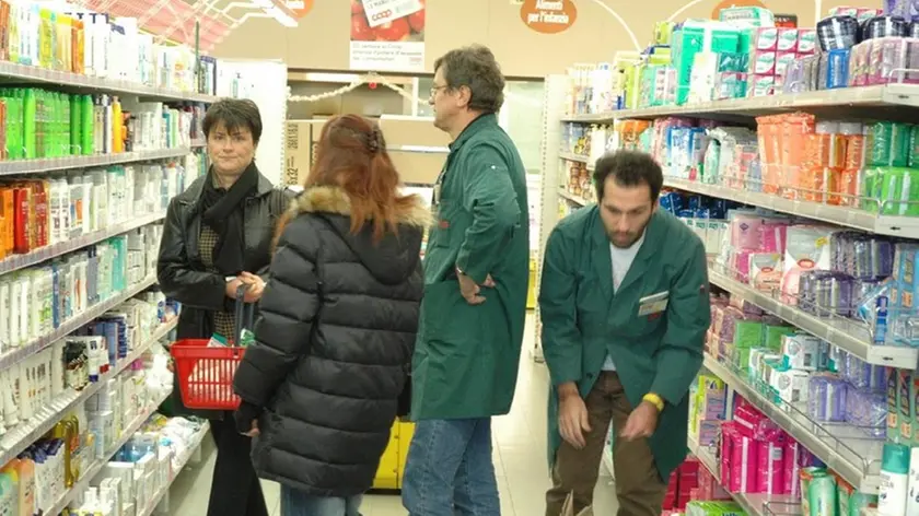 Bumbaca Gorizia Acquisti alla Coop di Cormons