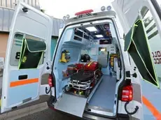 Bologna, 22 dicembre 2016. Ospedale Maggiore, Centrale Operativa 118 Emilia Est. Una nuova ambulanza predisposta per accogliere anche piccoli pazienti in etÃ pediatrica Ã¨ stata donata dalla Fondazione Carlo Novello Onlus in memoria di Carlo Novello. Ad accogliere e ringraziare a nome della Azienda USL di Bologna la Sig.ra Luisa Pirazzini, mamma di Carlo, il dr. Cosimo Picoco, responsabile della centrale operativa del 118. ARCHIVIO AUSL BOLOGNA- foto Paolo Righi/Meridiana Immagini