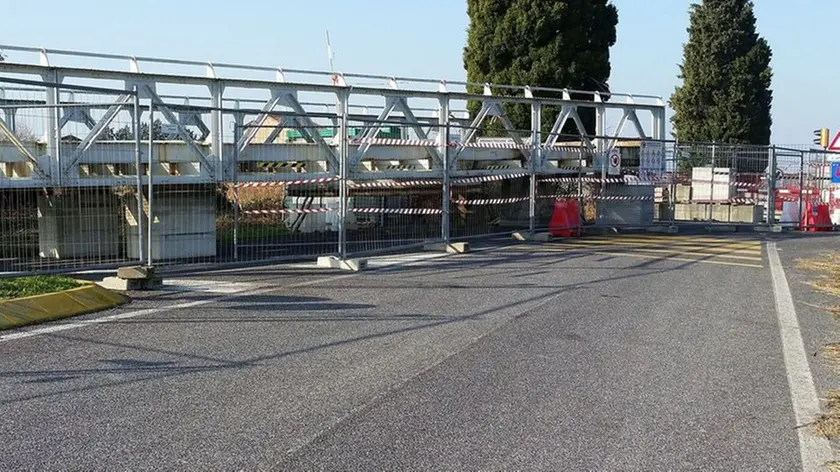 GRADO Ponte Cucchini a terra