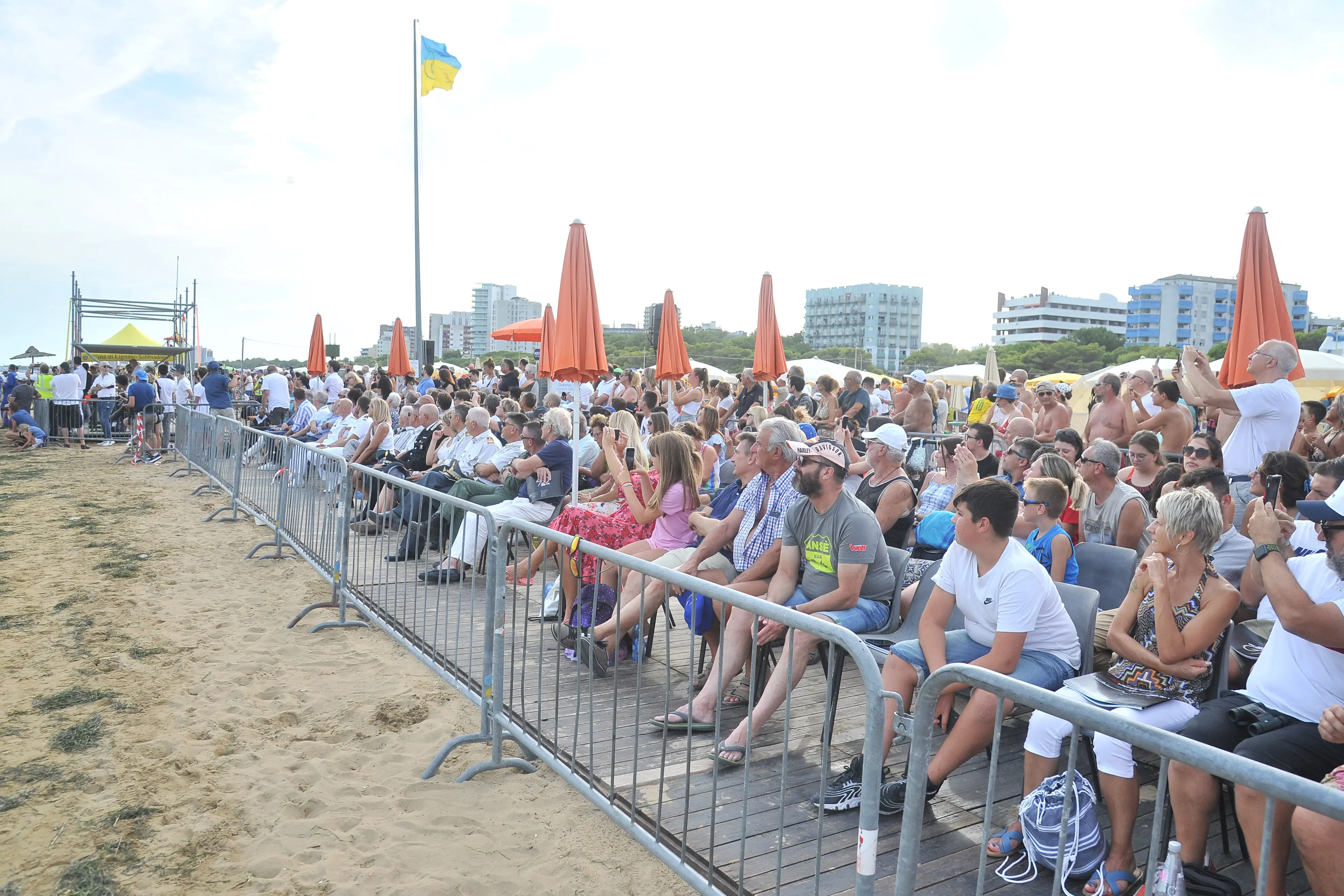 Lignano 28 luglio 2022 Air show frecce tricolori ©Foto Petrussi