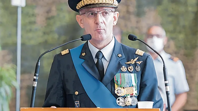 Il generale Roberto Comelli, 63 anni, è originario di Torlano di Nimis