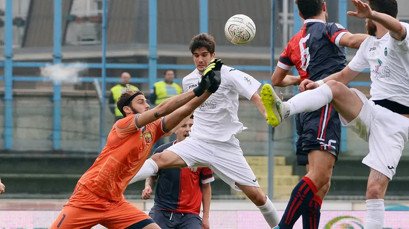SPORT CALCIO LUMEZZANE LEGA PRO LUMEZZANE PORDENONE NELLA FOTO FURLAN 25-10-2015 AGENZIA REPORTER ZANARDELLI.