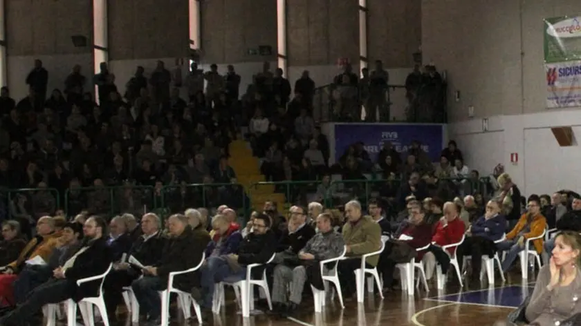 FOTO MISSINATO - FONTANAFREDDA PALAZZETTO SCIE CHIMICHE
