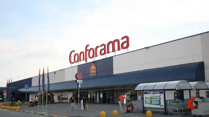 Bagnagia Arsa 11 giugno 2011 conforama Copyright PFp