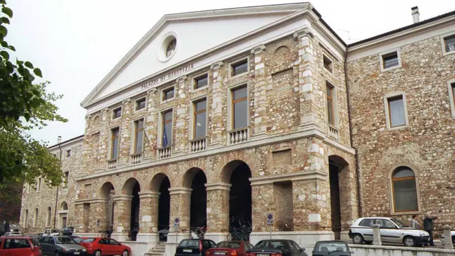 ANTEPRIMA UDINE GENNAIO 2002 TRIBUNALE NUOVO TELEFOTO COPYRIGHT FOTO AGENCY ANTEPRIMA