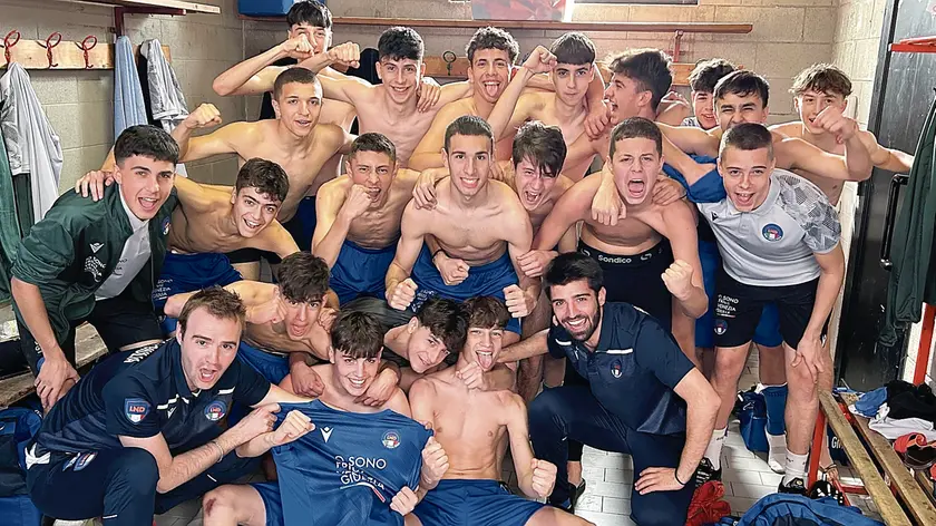 Nello spogliatoio si è scatenata la festa dei ragazzi dell’Under 15 del Friuli Venezia Giulia che sono tra le migliori otto formazioni di categoria in Italia