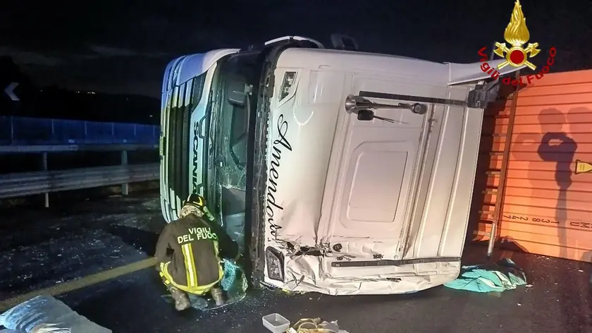 Il camion sul quale viaggiava Massimiliano Cavallaro, 46 anni, nato a Udine