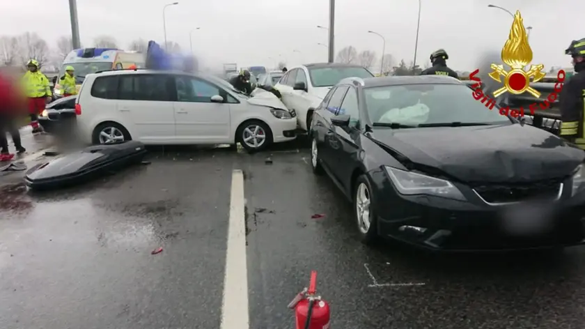 Incidenti in autostrada e code lungo l’A4: 12 persone coinvolte, due feriti