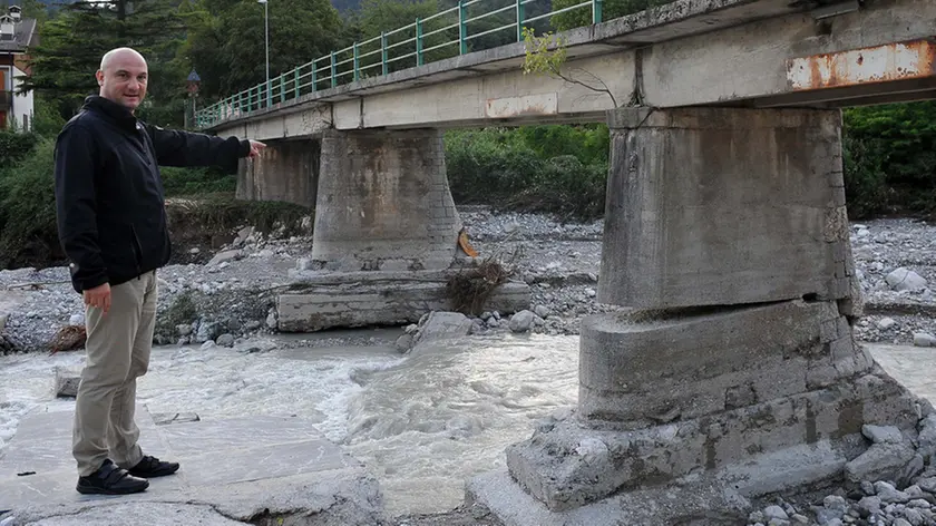 Moggio Udinese 16 agosto 2014 Il sindaco Filaferro mostra i danni causati dall'alluvione del 13 agosto. Copyright Foto Petrussi / Ferraro Simone