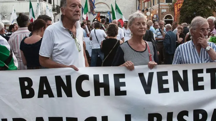 20/07/2016 Treviso. Manifestazione del Coordinamento associazioni banche popolari venete in difesa dei risparmiatori danneggiati dal dissesto delle due banche popolari della regione, Veneto Banca e Popolare di Vicenza