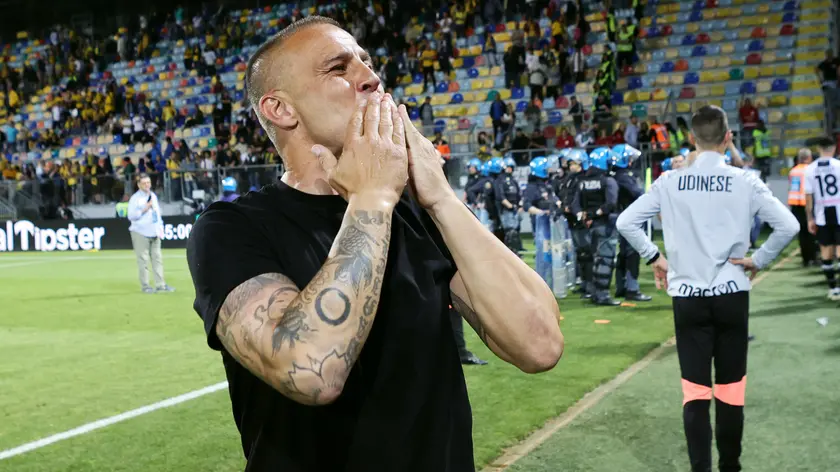 Fabio Cannavaro head coach of Udinese celebrates the victory at the end of the Serie A soccer match between Frosinone Calcio and Udinese Calcio at Benito Stirpe stadium in Frosinone, Italy, 26 May 2024. ANSA/FEDERICO PROIETTI