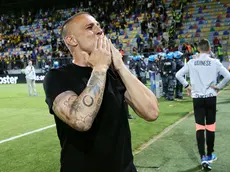 Fabio Cannavaro head coach of Udinese celebrates the victory at the end of the Serie A soccer match between Frosinone Calcio and Udinese Calcio at Benito Stirpe stadium in Frosinone, Italy, 26 May 2024. ANSA/FEDERICO PROIETTI