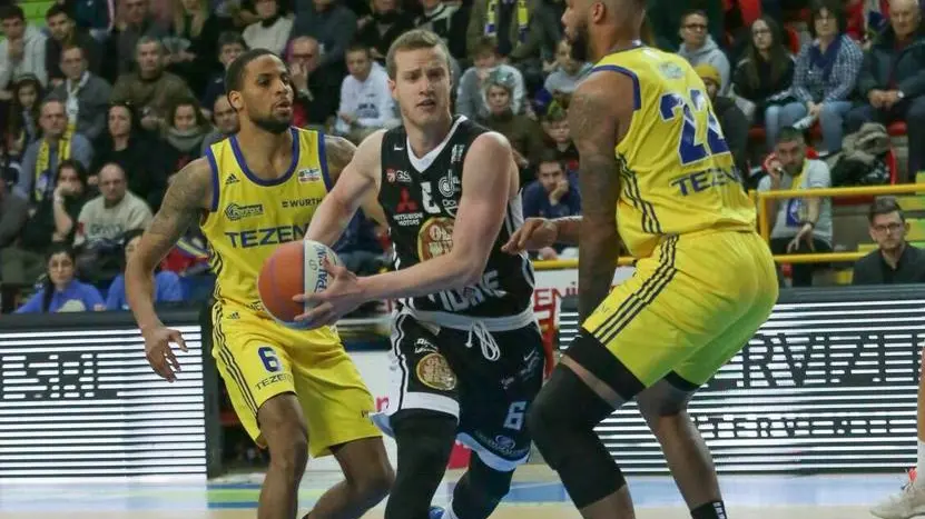 Verona 28 Dicembre 2019. Basket A2. VERONA TEZENIS-APU. © Foto Petrussi - Pregnolato