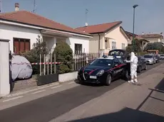 Il cadavere mummificato di una donna di 90 anni, è stato scoperto dai carabinieri sigillato in una cassapanca in un appartamento di Paderno Dugnano (Milano), durante un sopralluogo a seguito del decesso in casa della figlia, avvenuto tre giorni fa, 23 marzo 2023. A quanto emerso la donna, 64 anni, lo avrebbe conservato per continuare a riscuotere la sua pensione. ANSA/CARABINIERI +++ ANSA PROVIDES ACCESS TO THIS HANDOUT PHOTO TO BE USED SOLELY TO ILLUSTRATE NEWS REPORTING OR COMMENTARY ON THE FACTS OR EVENTS DEPICTED IN THIS IMAGE; NO ARCHIVING; NO LICENSING +++ NPK +++