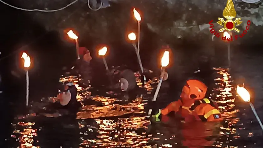 La suggestiva fiaccolata di Natale in acqua a Polcenigo
