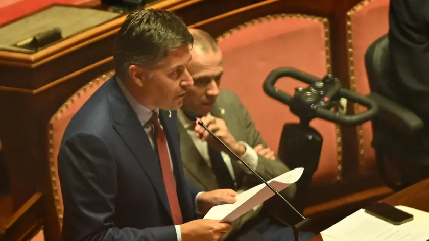Il relatore Andrea Paganella, illustra i ddl per la conoscenza delle foibe al Senato, Roma 3 ottobre 2023. ANSA/MAURIZIO BRAMBATTI