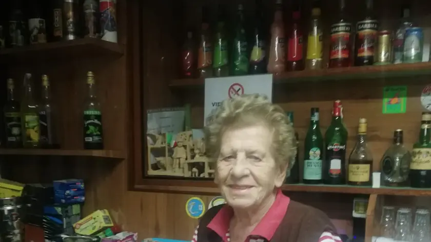 Adele Canalaz in servizio nell'osteria