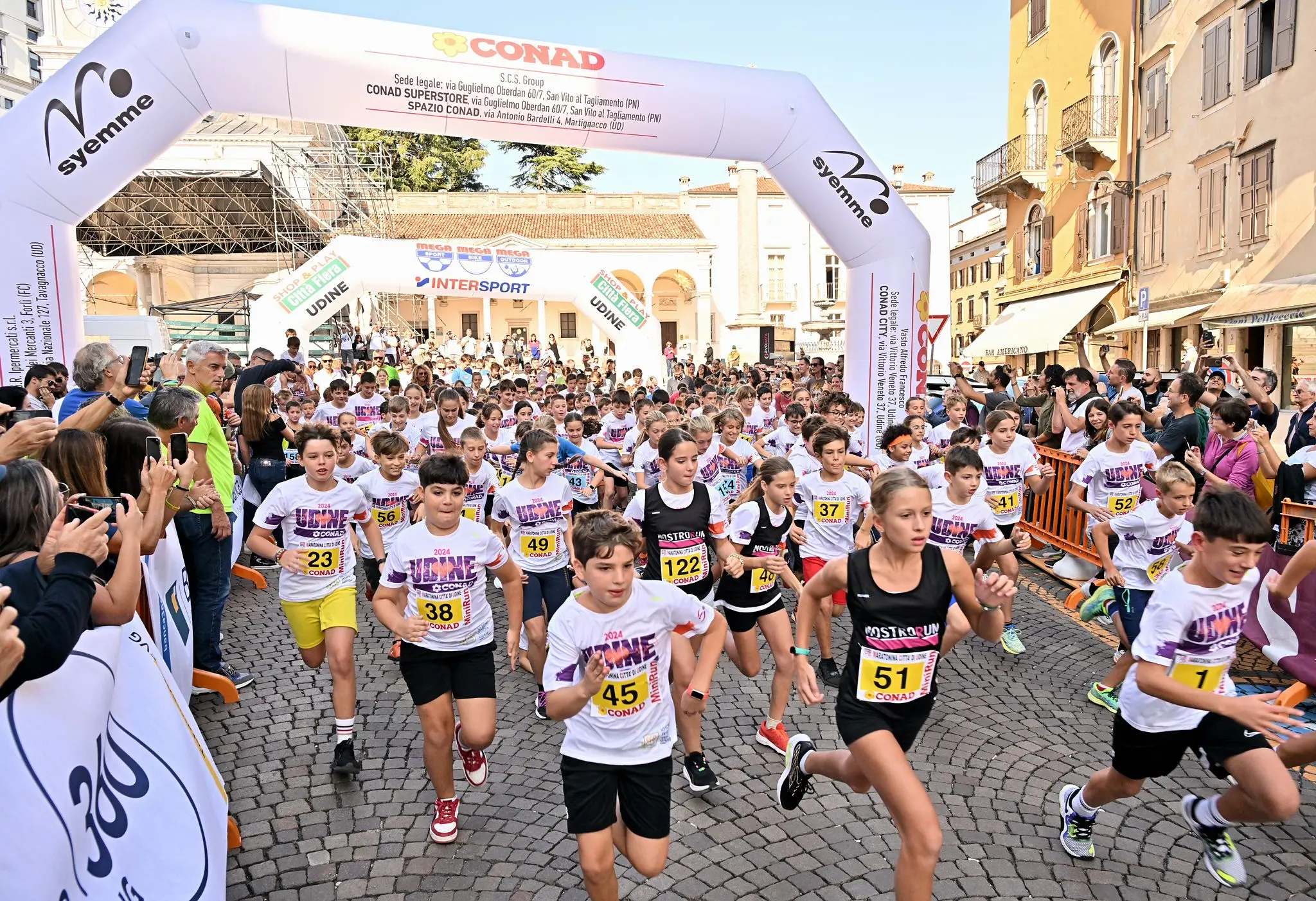 La corsa dei giovanissimi (Foto Petrussi)