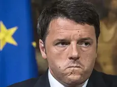 Il presidente del Consiglio Matteo Renzi nel corso di una conferenza stampa a palazzo Chigi a Roma 19 aprile 2015. ANSA/ANGELO CARCONI