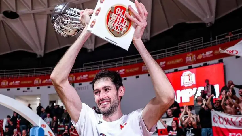 Davide Pascolo, 33 anni, ha vinto la Coppa Italia di A2 con Forlì dopo averla vinta con Trento. Suo anche uno scudetto con l’Olimpia Milano