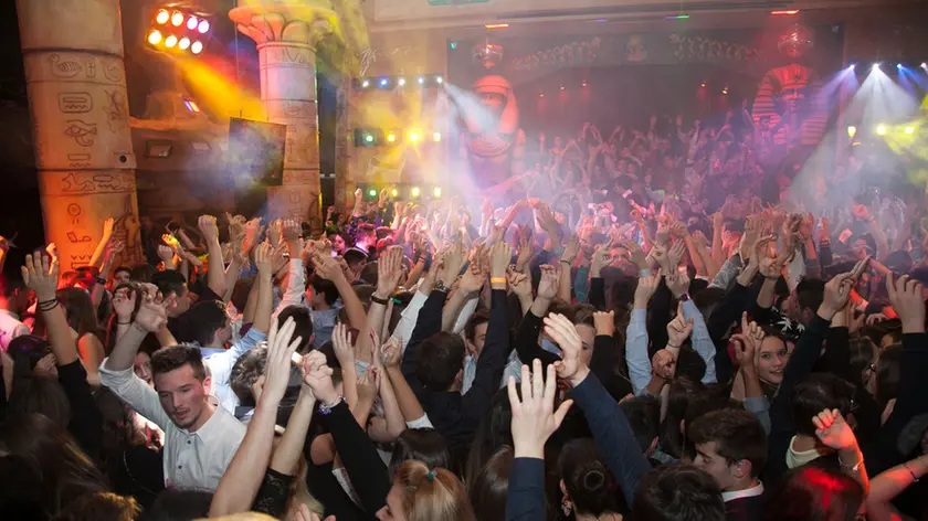 Artegna 22 Dicembre 2015 festa studentesca © Petrussi foto Strizzolo