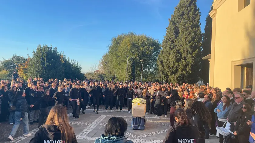 I funerali di Alexia Vecchiatto, sabato 16 novembre, presso la chiesa di Morsano di Strada. Foto Petrussi
