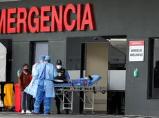 epa09105649 View of the entrance of the emergency unit with covid-19 patients of the Iess del Sur hospital today in Quito, Ecuador 29 March 2021. Authorities warned of a possible collapse in the care units of the Iess del Sur hospital, one of the most important in the Ecuadorian capital for cases of covid-19 due to the saturation of patients due to the rise of contagion in the city. EPA/Jose Jacome