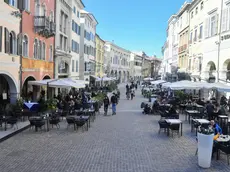 Udine 07 novembre 2020 Gente e negozi in centro ©Foto Petrussi