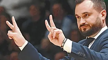 Coach Adriano Vertemati (Apu)
