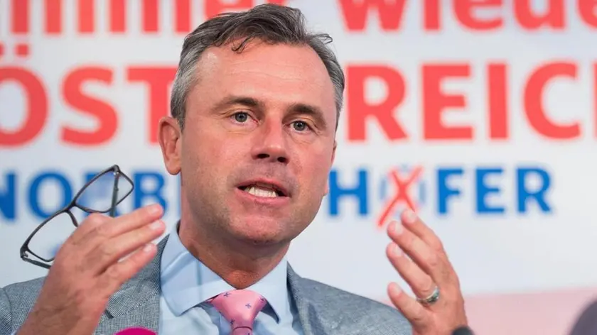 epa05278180 Right-wing Austrian Freedom Party (FPOe) presidential candidate Norbert Hofer attends a press conference in Vienna, Austria, on 26 April 2016. Hofer and presidential candidate and former head of the Austrian Green Party Alexander Van der Bellen achieved the Austrian presidential elections runoff on 22 May 2016. Temporary overall results of the first ballot shows Hofer received 35.05 percent and Van der Bellen 21.34 percent of valid votes. EPA/CHRISTIAN BRUNA