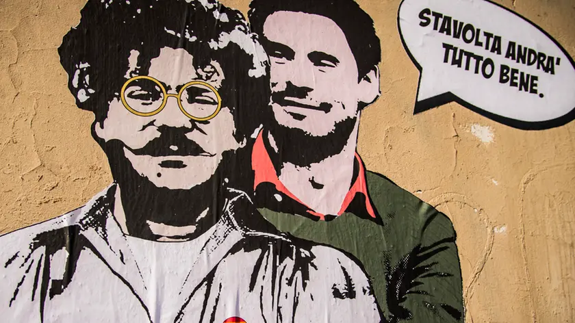 11/02/2020 Roma, "Stavolta andrÃ tutto bene." Questa Ã¨ la frase che la street artist Laika MCMLIV, nella sua nuova opera, mette in bocca a Giulio Regeni. Regeni si rivolge con queste parole a Patrick George Zaki, ricercatore dell'Alma Mater di Bologna, noto per il suo impegno nel campo dei diritti umani e LGBT, arrestato venerdÃ¬ scorso mentre si trovava in Egitto e, stando a quanto riferito dal suo avvocato, sottoposto a torture da parte della polizia egiziana. Il poster, apparso nella notte tra il 10 e l'11 febbraio a Roma, in via Salaria, sul muro che circonda Villa Ada, a pochi passi dell'Ambasciata d'Egitto.