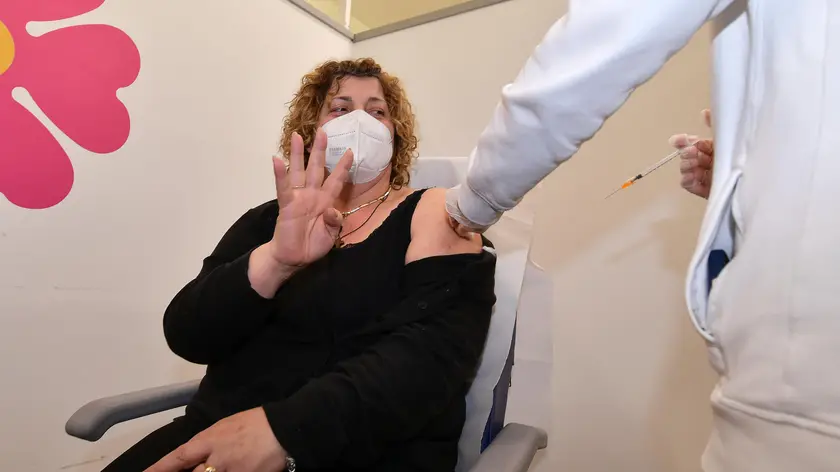 Iniziata presso il centro vaccini Ex-Bosi di Rieti la somministrazione della quarta dose di vaccino anti-Covid alle persone estremamente fragili e immunocompromesse, Rieti, 23 febbraio 2022. ANSA/ GRILLOTTI-VANNICELLI