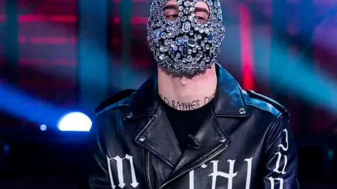 Il cantante partecipante al Festival di Sanremo, Junior Cally, durante lo speciale del programma tv Rai Ã?I Soliti Ignoti - Lotteria ItaliaÃ? condotto da Amadeus presso il teatro delle Vittorie, Roma, 06 gennaio 2020. ANSA/ANGELO CARCONI