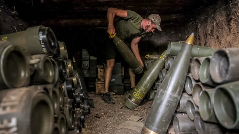 epa11490580 A handout photo made available on 21 July by the 24th Mechanized Brigade press service shows Ukrainian servicemen of the 24th Mechanized Brigade preparing to fire a 155mm M-109 ‘Paladin’ howitzer towards Russian forces on the frontline near Chasiv Yar, Donetsk region, eastern Ukraine, 20 July 2024 (issued 21 July 2024), amid the Russian invasion. Russian troops entered Ukrainian territory on 24 February 2022, starting a conflict that has provoked destruction and a humanitarian crisis. EPA/Oleg Petrasiuk / Press service of 24 Mechanized brigade HANDOUT HANDOUT EDITORIAL USE ONLY/NO SALES