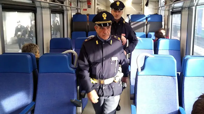 Udine 17 Gennaio 2018. Controlli per prevenire i furti sui treni sul treno proveniente da Tarvisio. © Foto Petrussi