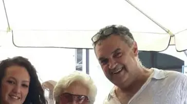 Renata Barusolo insieme al figlio Paolo Tonini e a una nipote