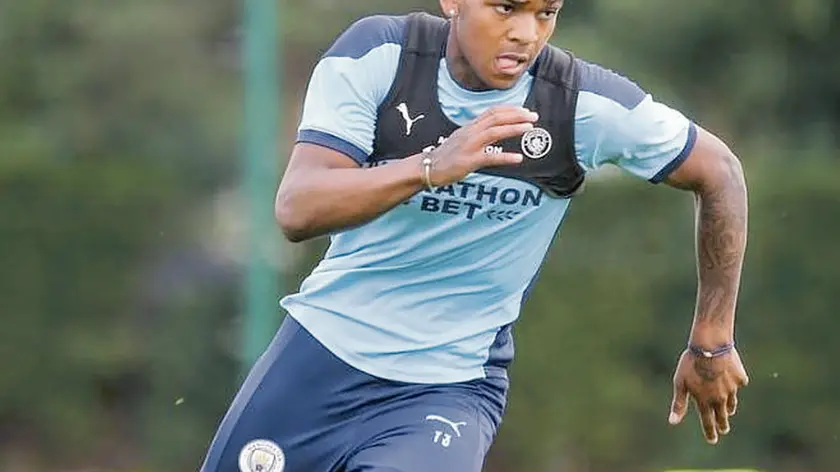 L'attaccante esterno Jayden Braaf, classe 2002, arriva in prestito dal Manchester City
