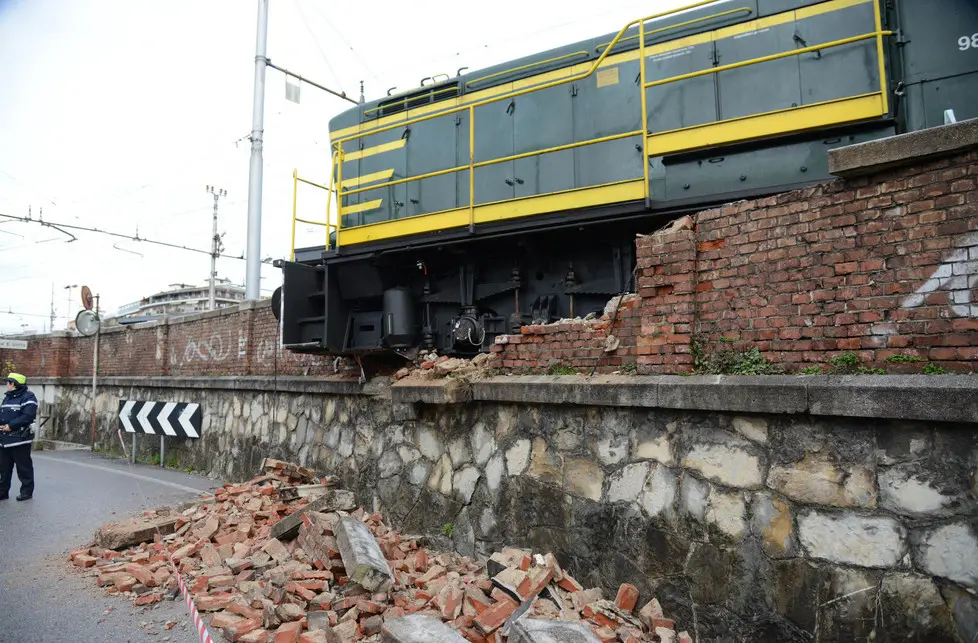 Udine 07 Marzo 2016 deragliamento locomotore via cernaia Petrussi Foto Turco Massimo